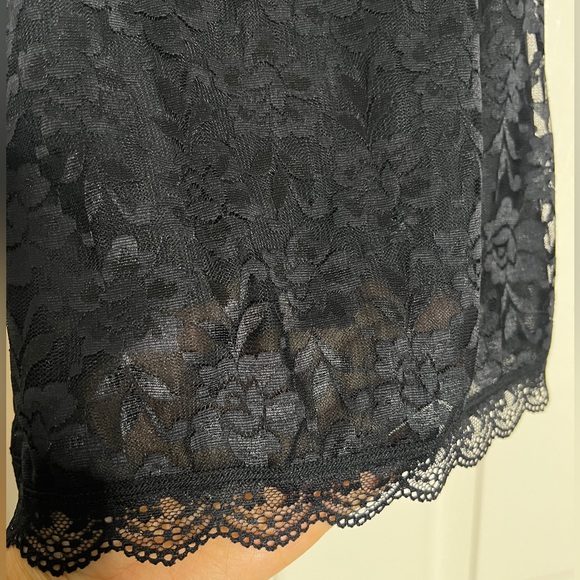 🖤 NWOT! Sheer Black Floral Lace Tank - Picture 7 of 8